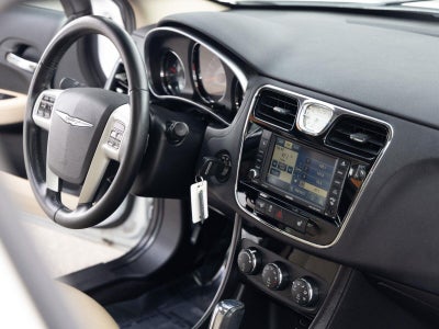2012 Chrysler 200 Limited