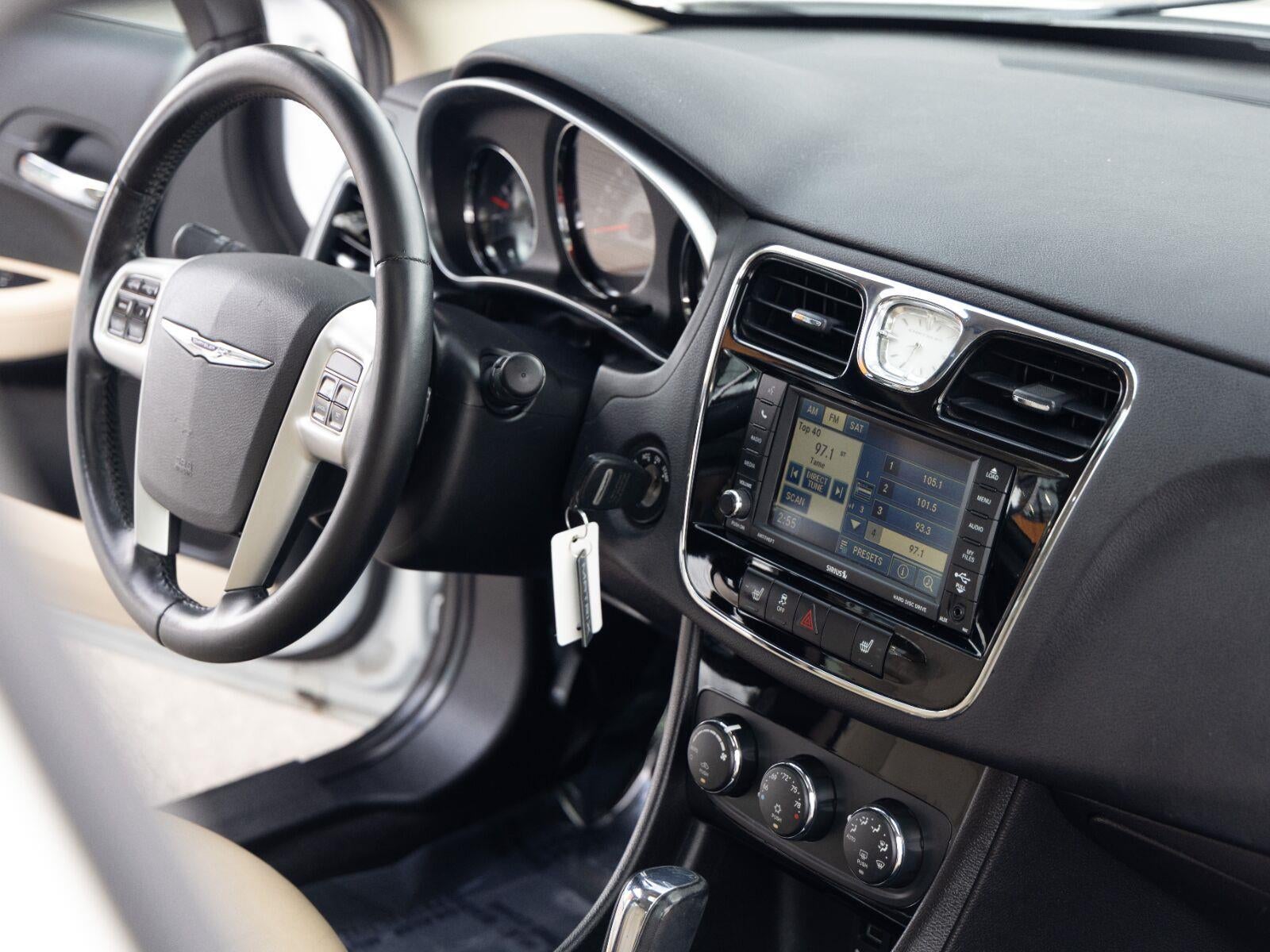 2012 Chrysler 200 Limited