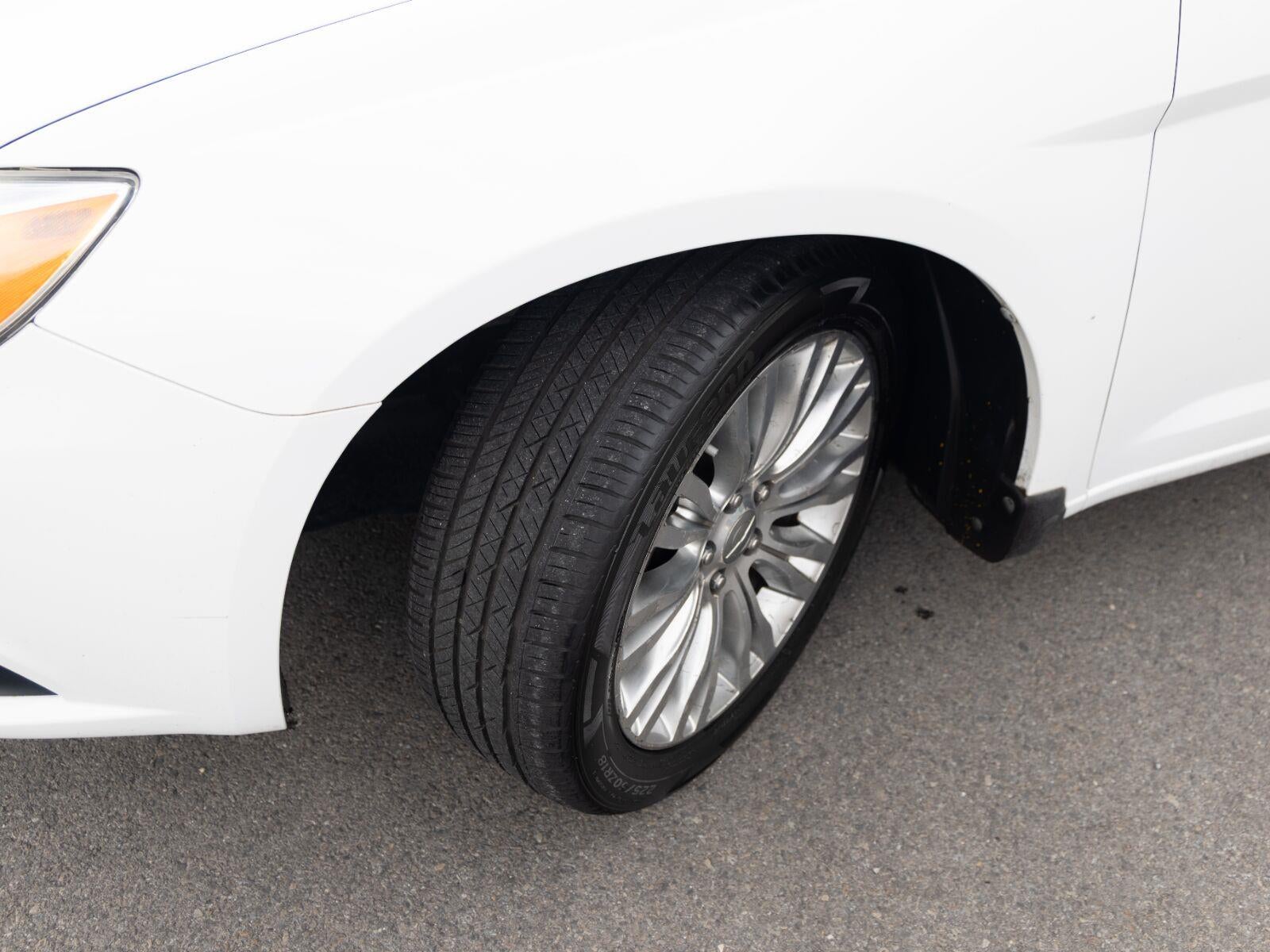 2012 Chrysler 200 Limited