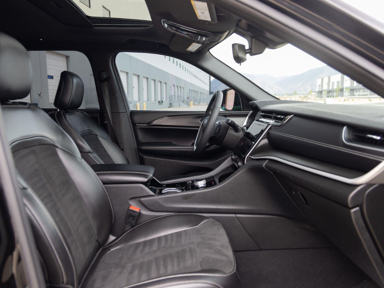 2023 Jeep Grand Cherokee L Altitude