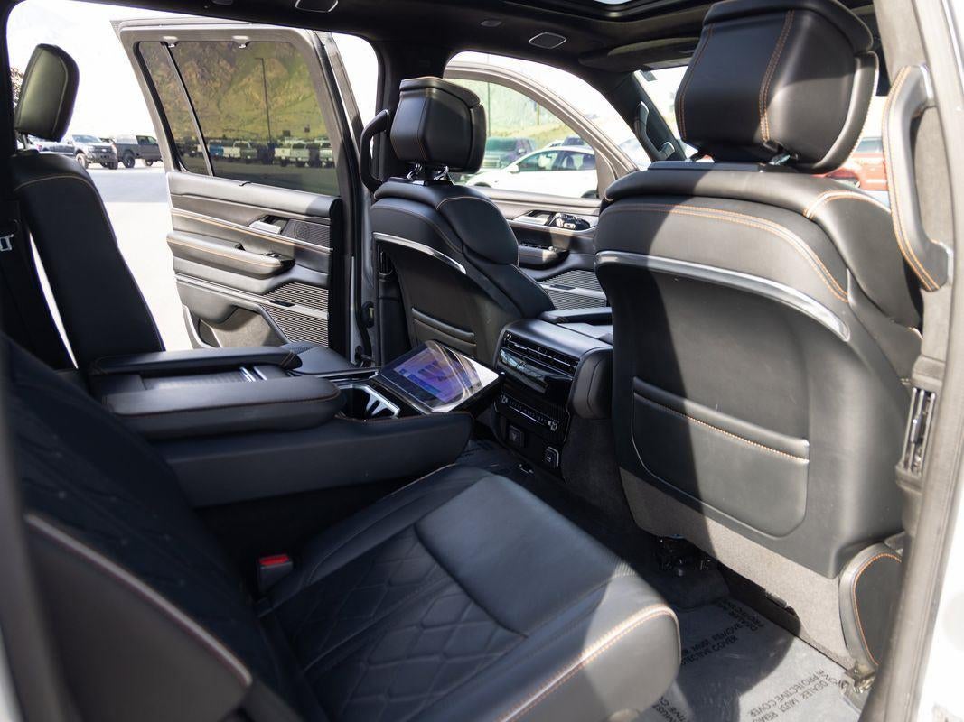 2024 Jeep Grand Wagoneer L Series III Obsidian
