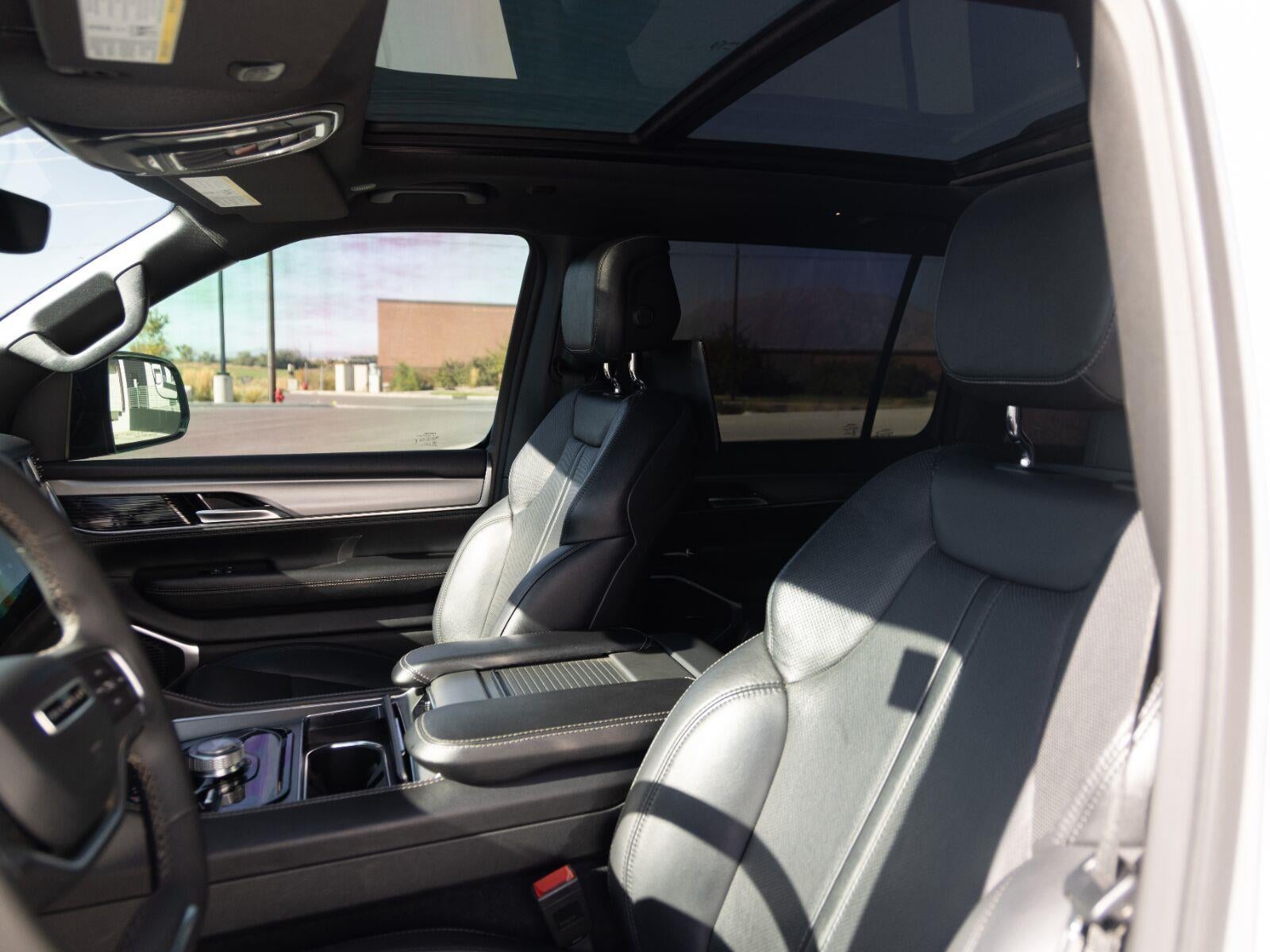 2023 Jeep Wagoneer Series II Carbide