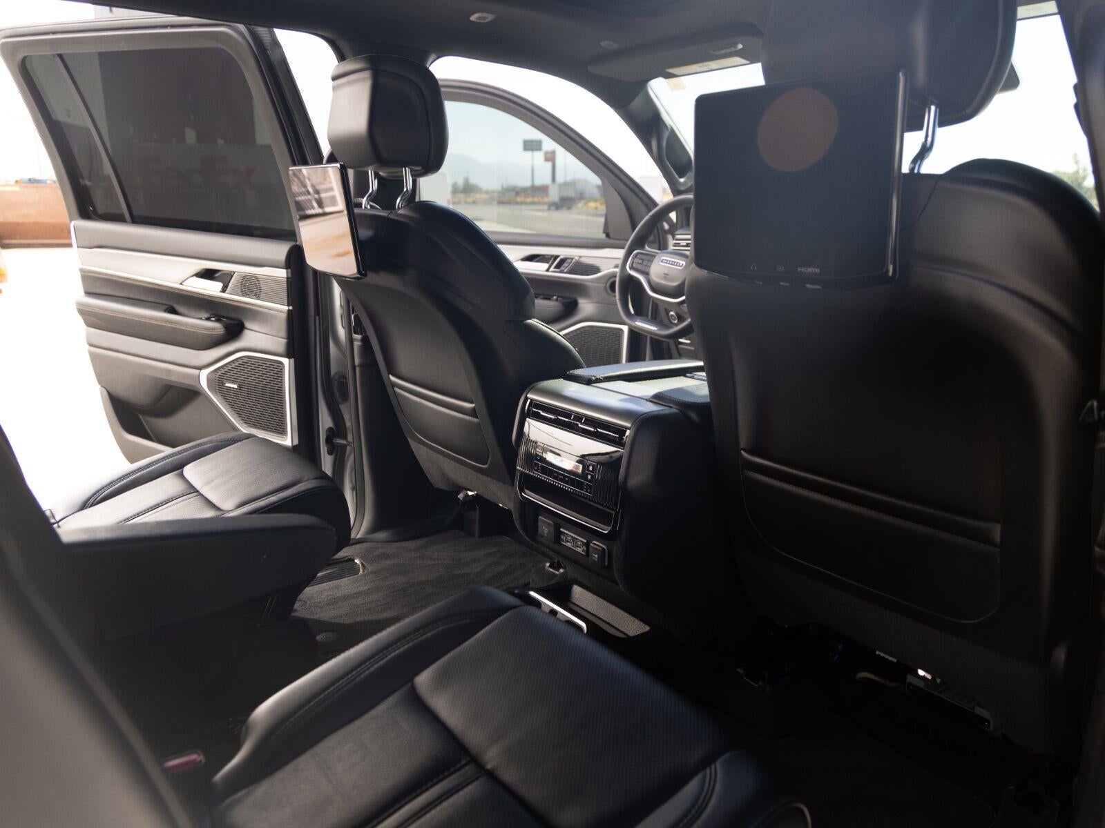 2023 Jeep Wagoneer Series II Carbide