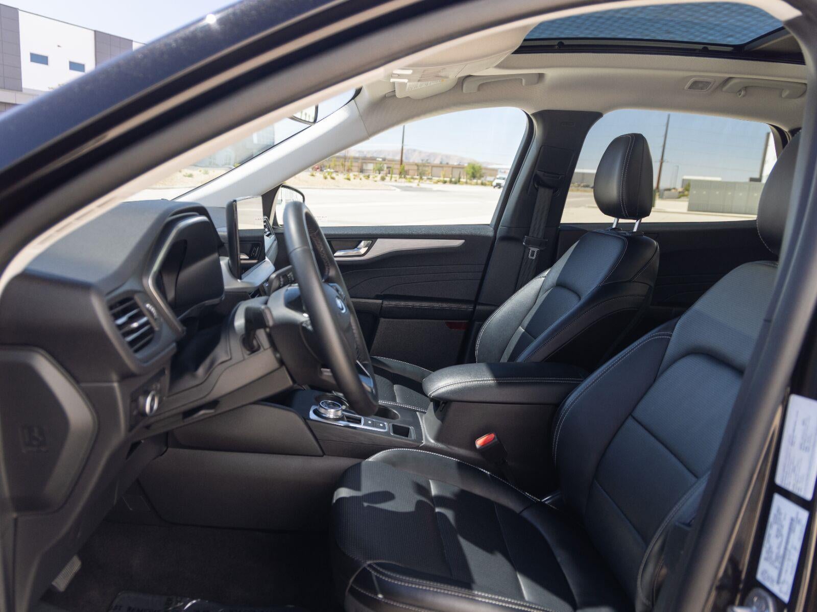 2025 Ford Escape Platinum