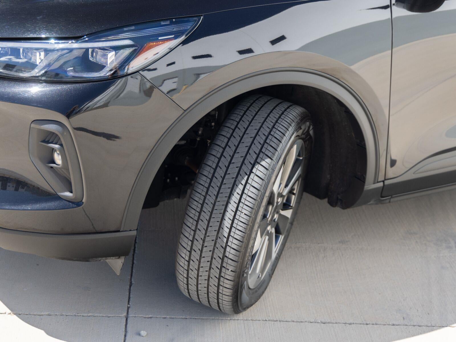 2025 Ford Escape Platinum