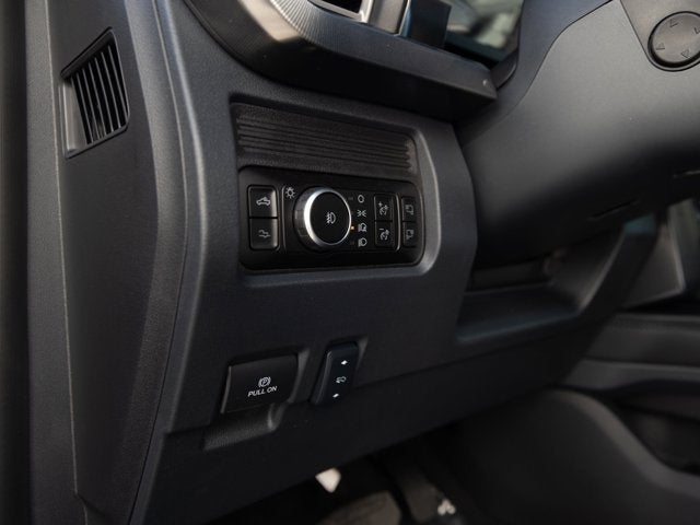 2025 Ford Super Duty F-350 SRW Platinum