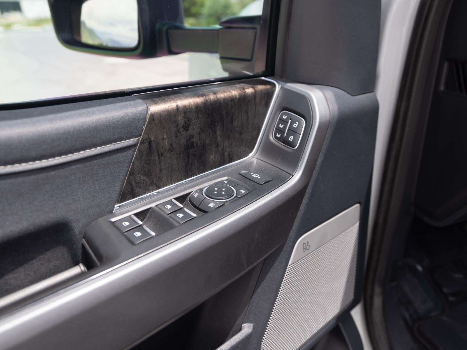 2025 Ford Super Duty F-350 SRW LARIAT