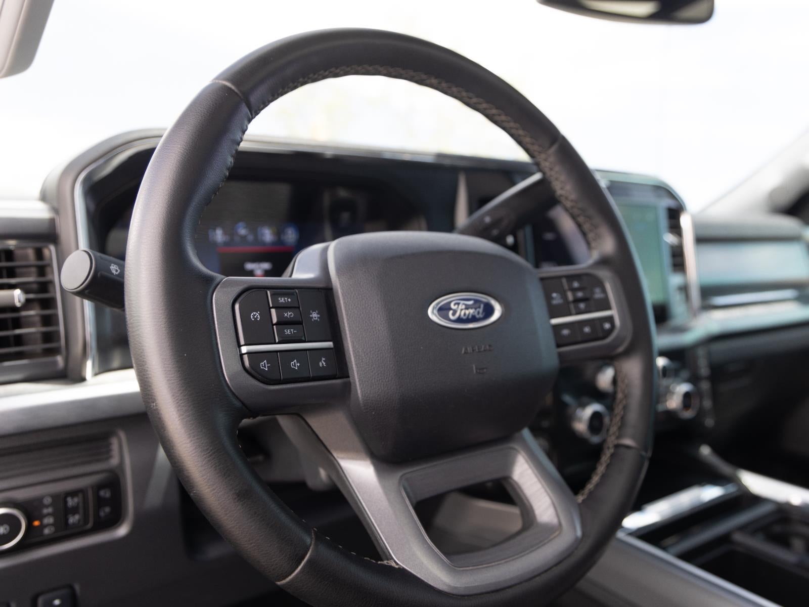 2025 Ford Super Duty F-350 SRW LARIAT