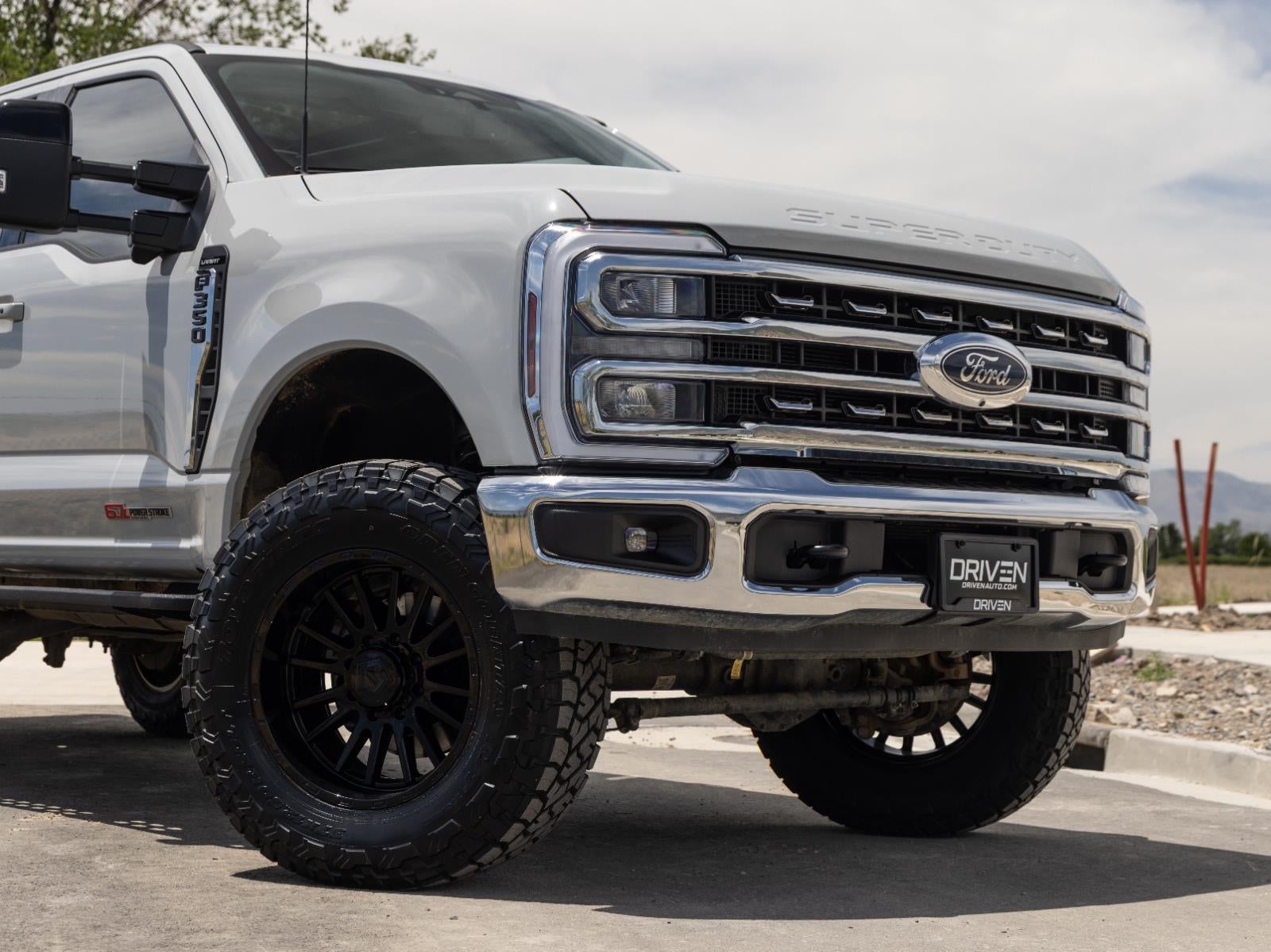 2025 Ford Super Duty F-350 SRW LARIAT