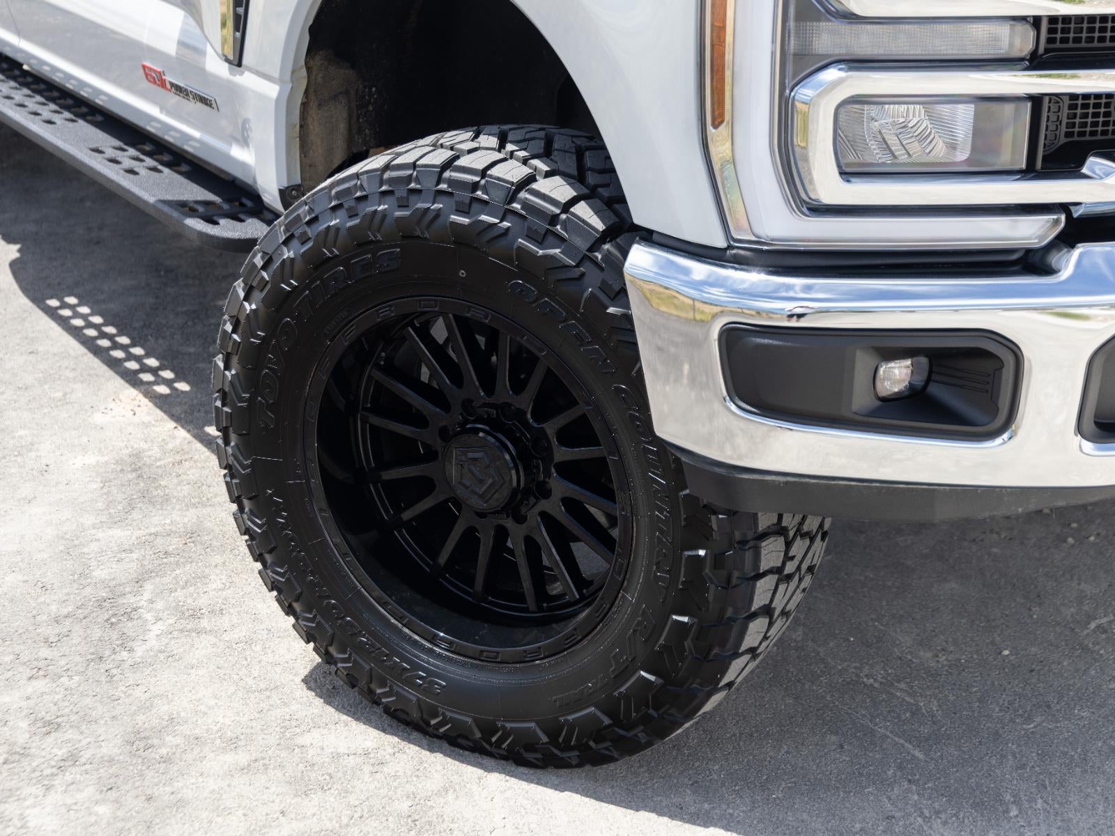 2025 Ford Super Duty F-350 SRW LARIAT