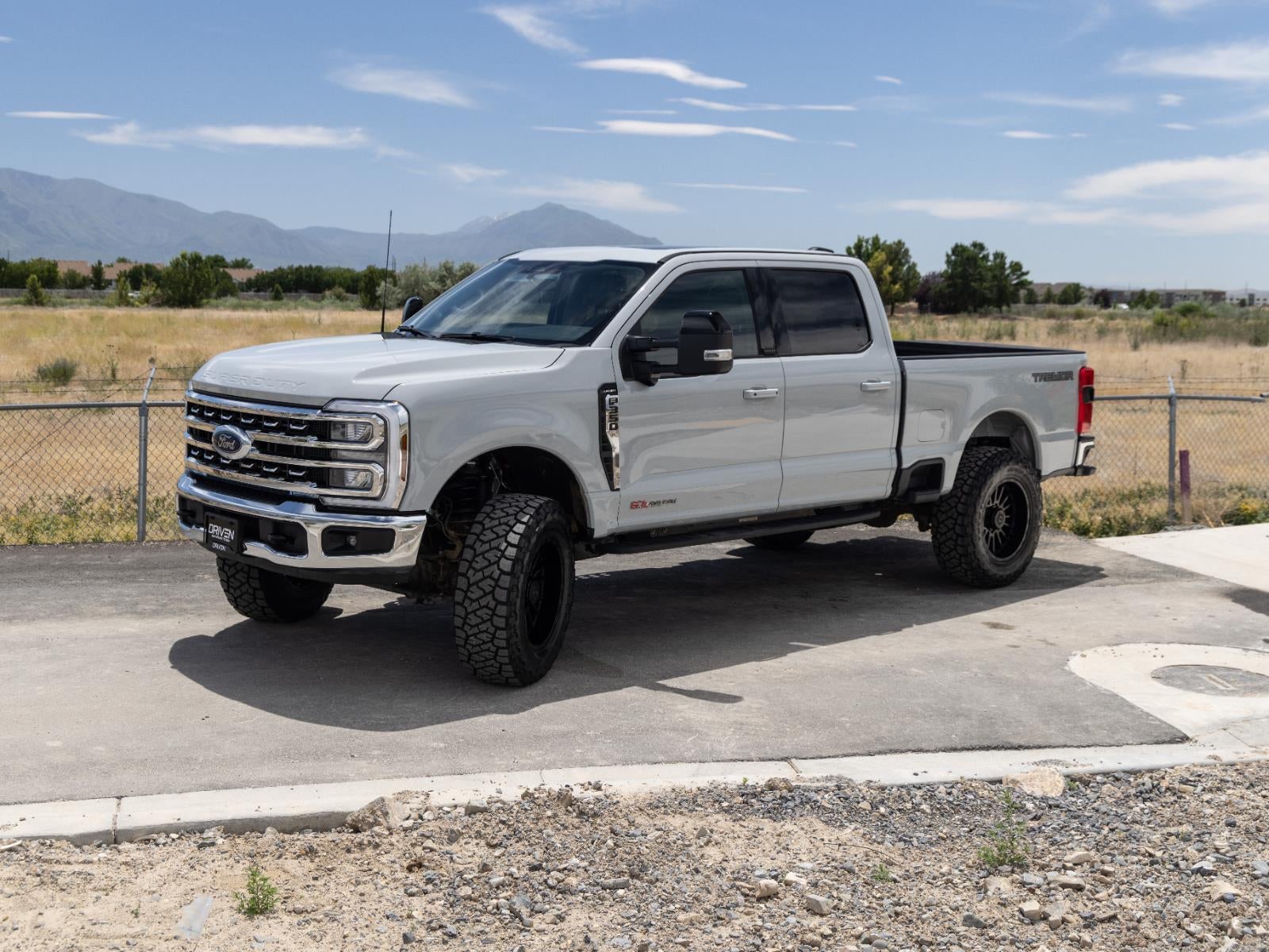 2025 Ford Super Duty F-350 SRW LARIAT