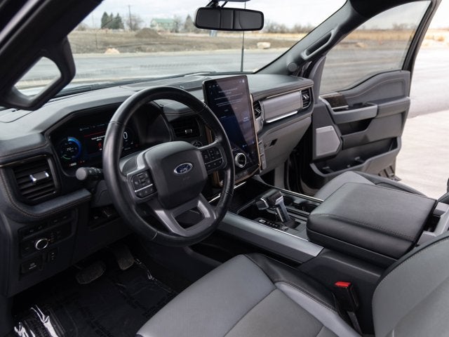 2023 Ford F-150 Lightning LARIAT