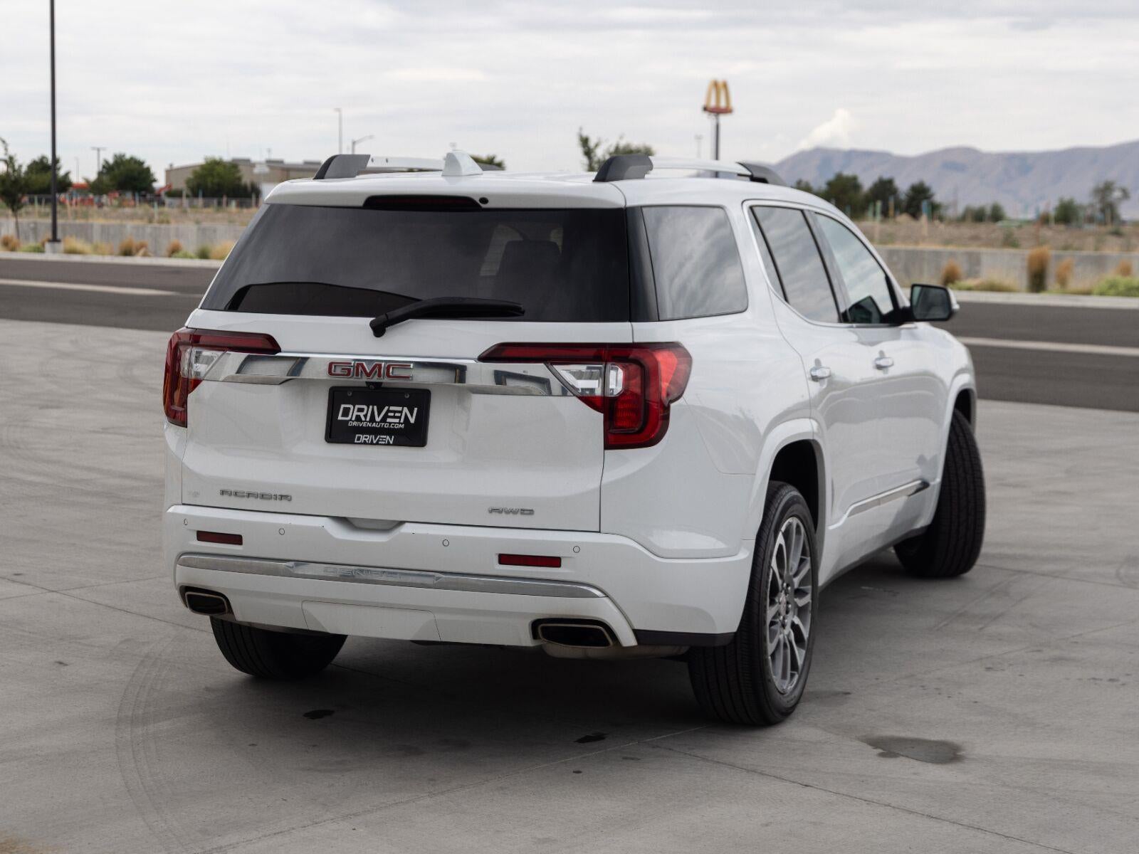 2023 GMC Acadia Denali