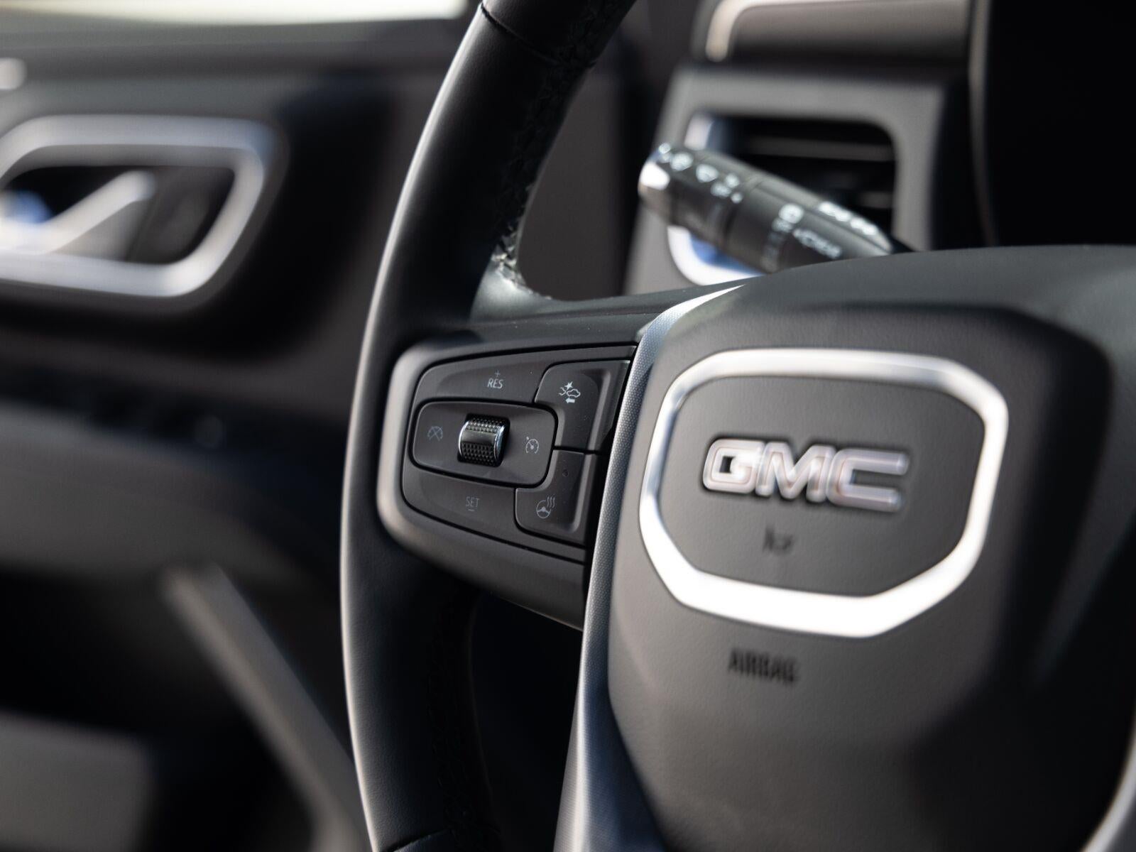 2024 GMC Yukon SLT