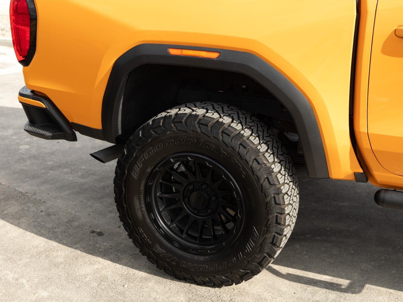 2025 GMC Canyon 4WD AT4