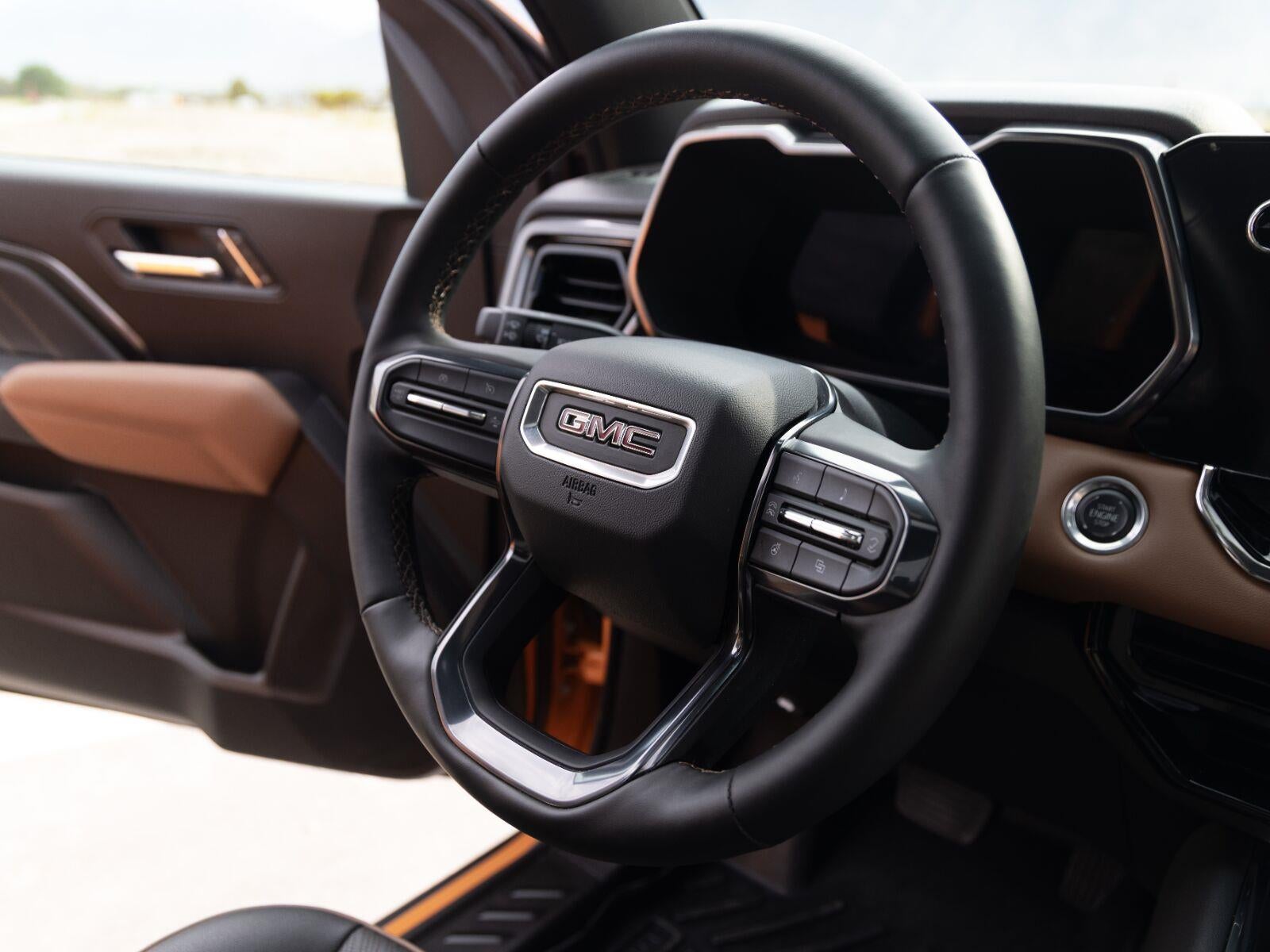 2025 GMC Canyon 4WD AT4