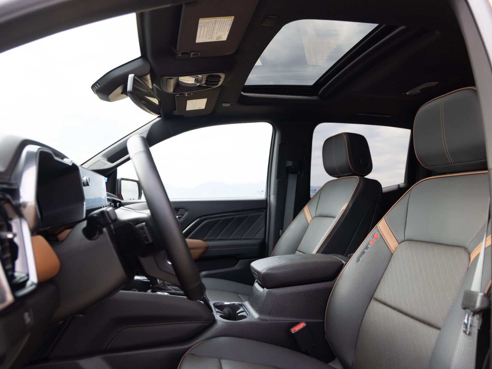 2025 GMC Canyon 4WD AT4