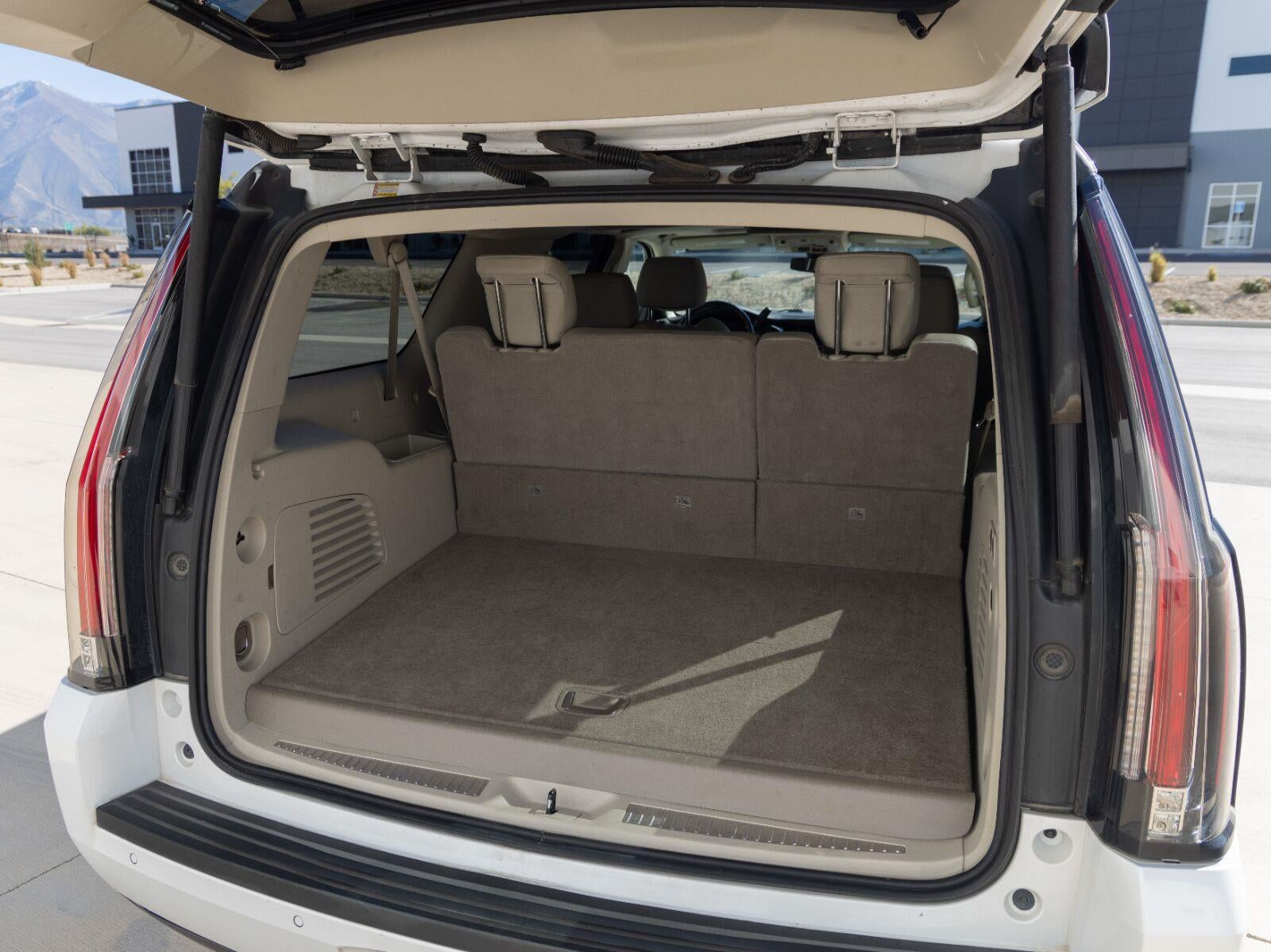 2020 Cadillac Escalade ESV Premium Luxury