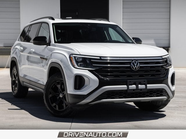 2024 Volkswagen Atlas 2.0T Atlas Peak Edt SE w/Tech 4MOTION's photo