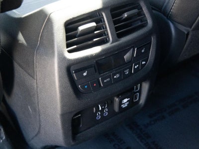 2021 Honda Pilot Touring w/Rear Captain's Chairs