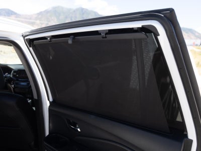 2021 Honda Pilot Touring w/Rear Captain's Chairs