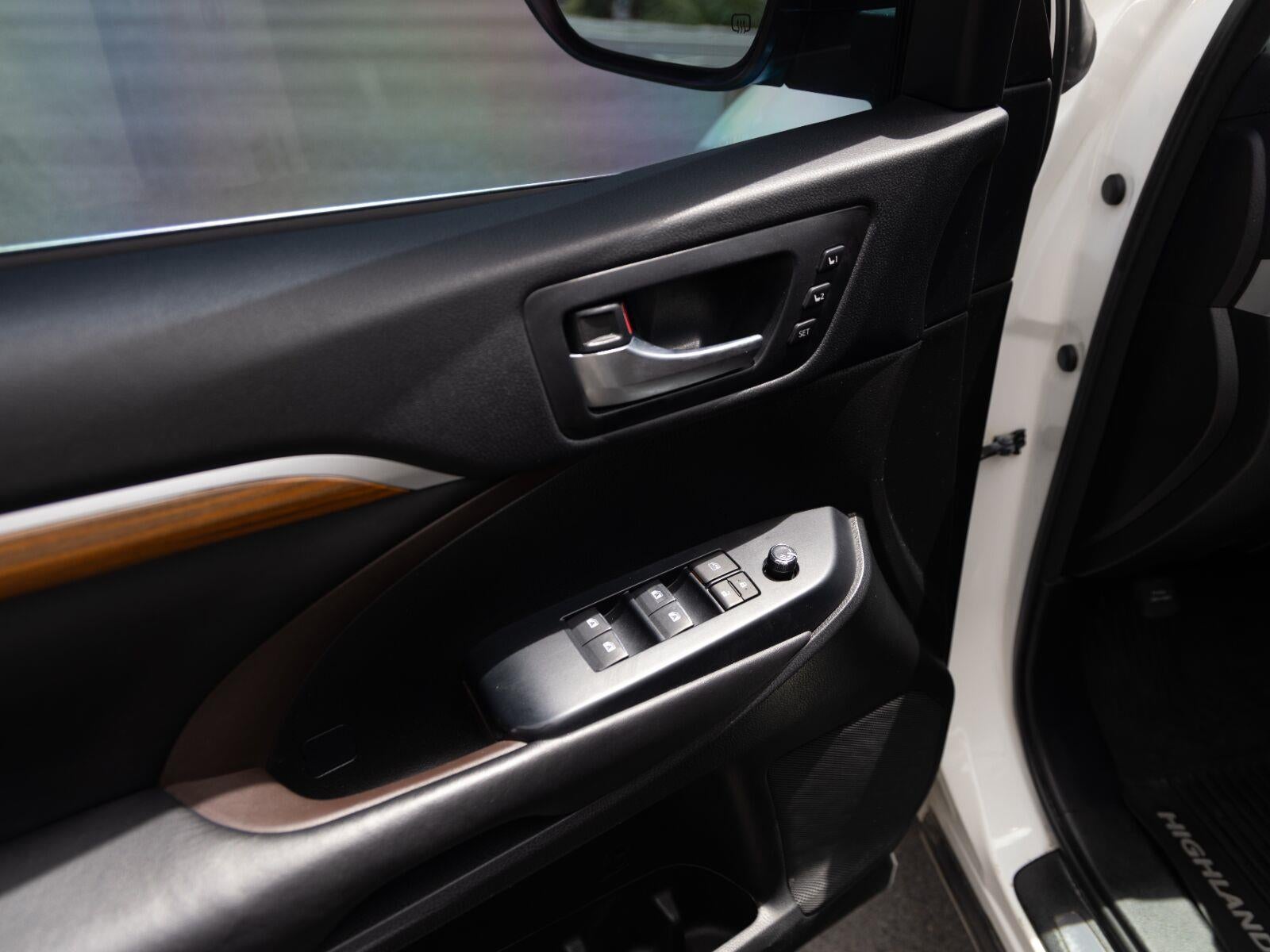 2017 Toyota Highlander Hybrid Limited Platinum