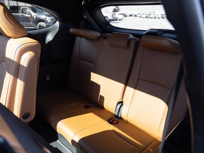 2024 Toyota Highlander Hybrid Platinum