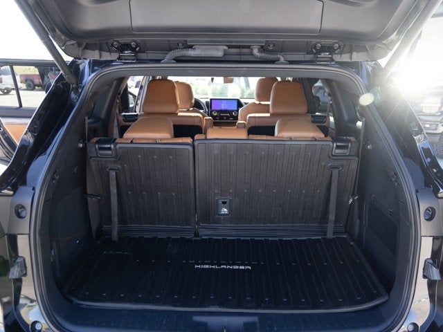 2024 Toyota Highlander Hybrid Platinum