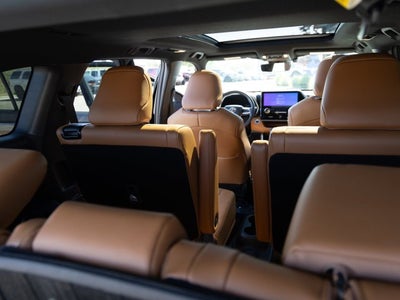 2024 Toyota Highlander Hybrid Platinum