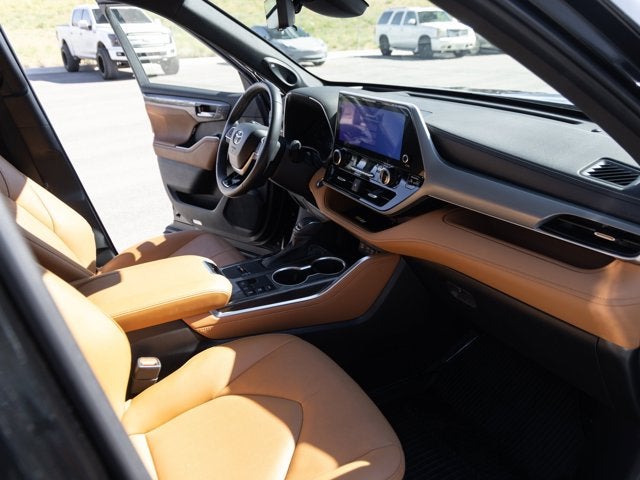 2024 Toyota Highlander Hybrid Platinum