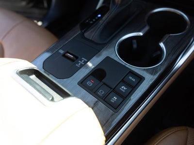 2024 Toyota Highlander Hybrid Platinum