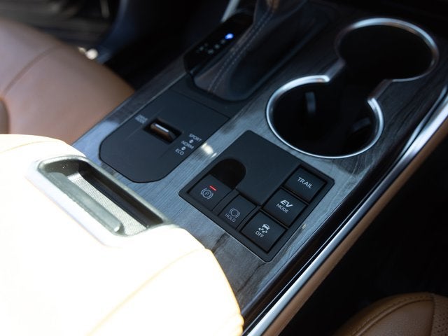 2024 Toyota Highlander Hybrid Platinum