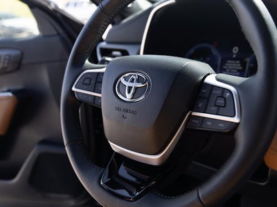 2024 Toyota Highlander Hybrid Platinum