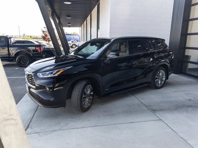 2024 Toyota Highlander Hybrid Platinum