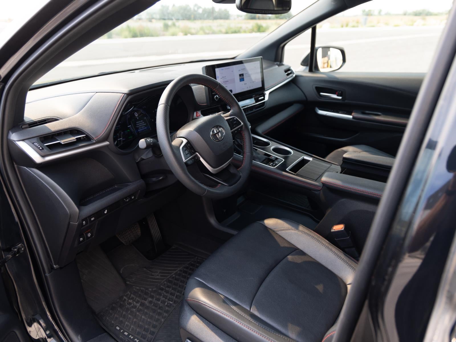 2025 Toyota Sienna XSE 7-Passenger