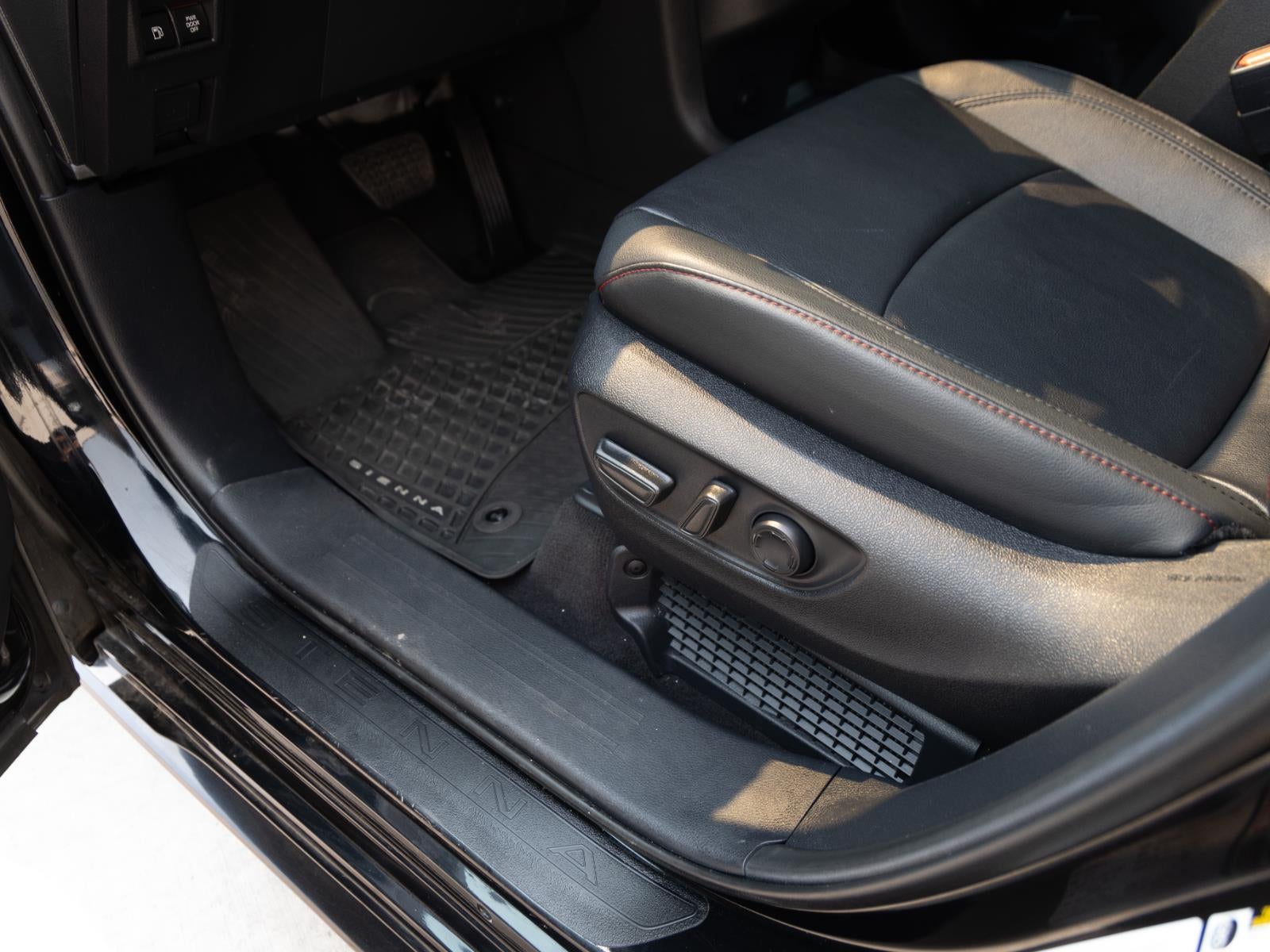 2025 Toyota Sienna XSE 7-Passenger
