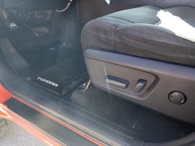 2017 Toyota Tundra 4WD SR5 5.7L V8