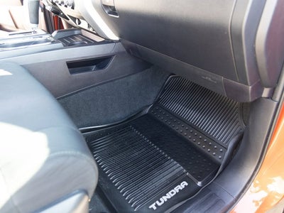 2017 Toyota Tundra 4WD SR5 5.7L V8