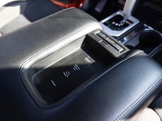 2017 Toyota Tundra 4WD SR5 5.7L V8