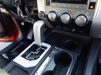 2017 Toyota Tundra 4WD SR5 5.7L V8