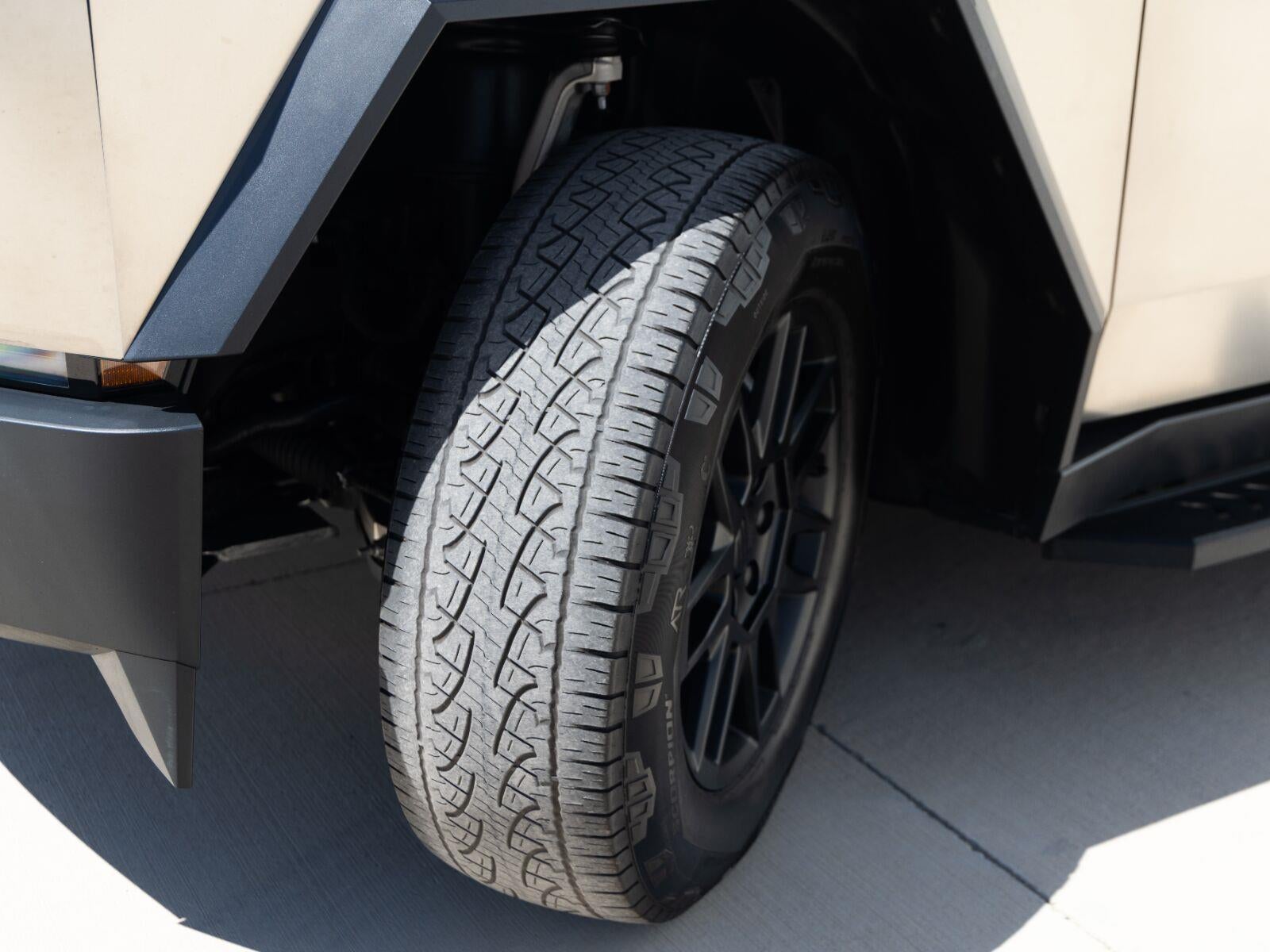2025 Tesla Cybertruck All-Wheel Drive