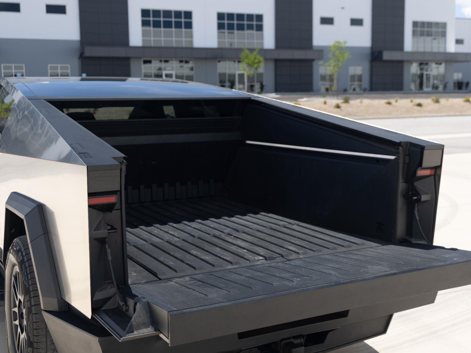 2025 Tesla Cybertruck All-Wheel Drive