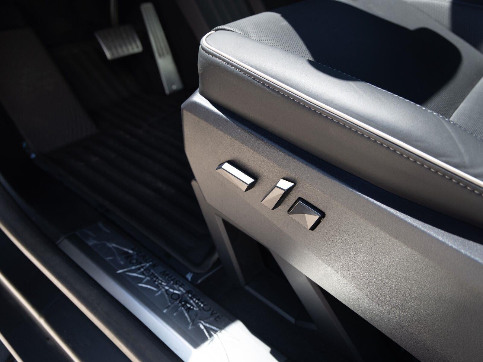 2025 Tesla Cybertruck All-Wheel Drive