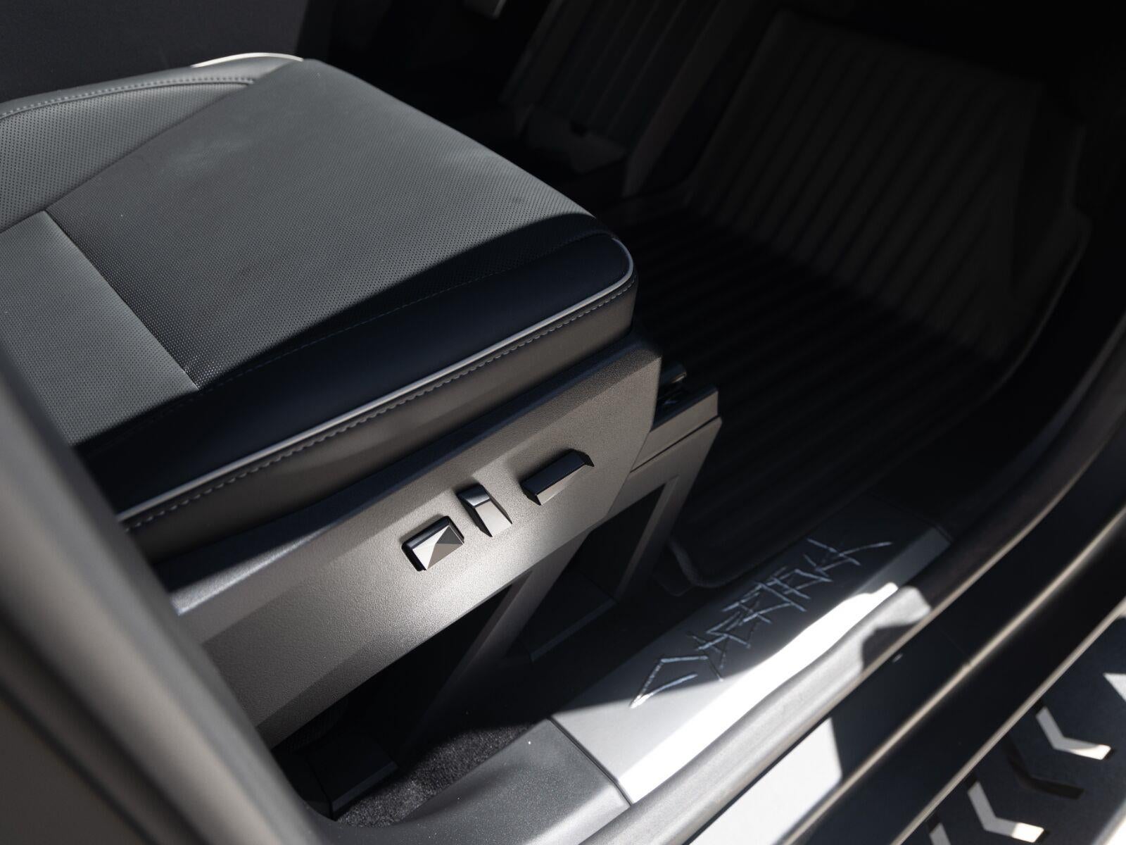 2025 Tesla Cybertruck All-Wheel Drive