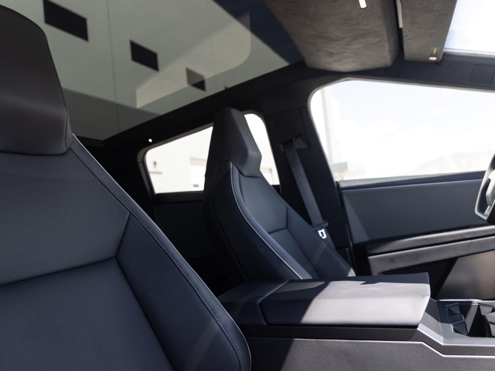 2025 Tesla Cybertruck All-Wheel Drive