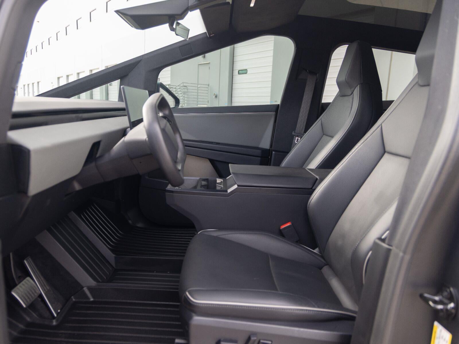2025 Tesla Cybertruck All-Wheel Drive