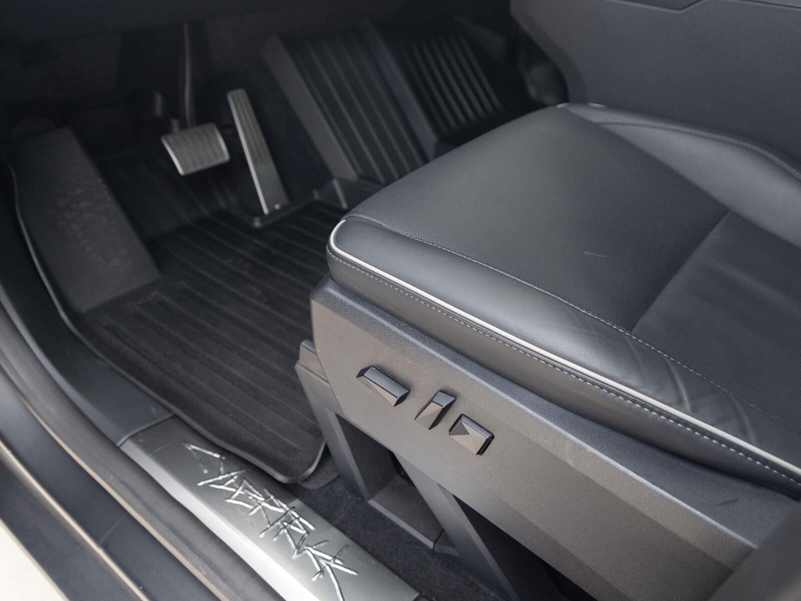 2025 Tesla Cybertruck All-Wheel Drive