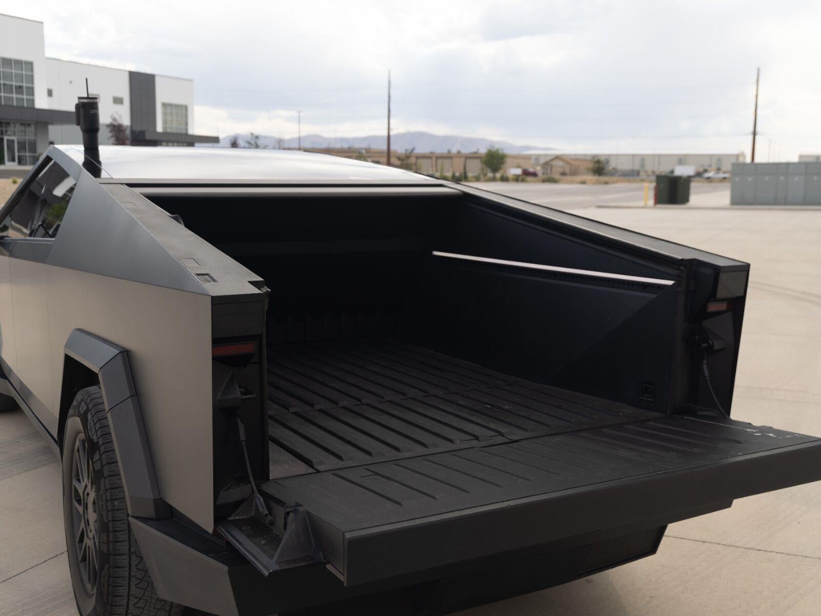2025 Tesla Cybertruck All-Wheel Drive