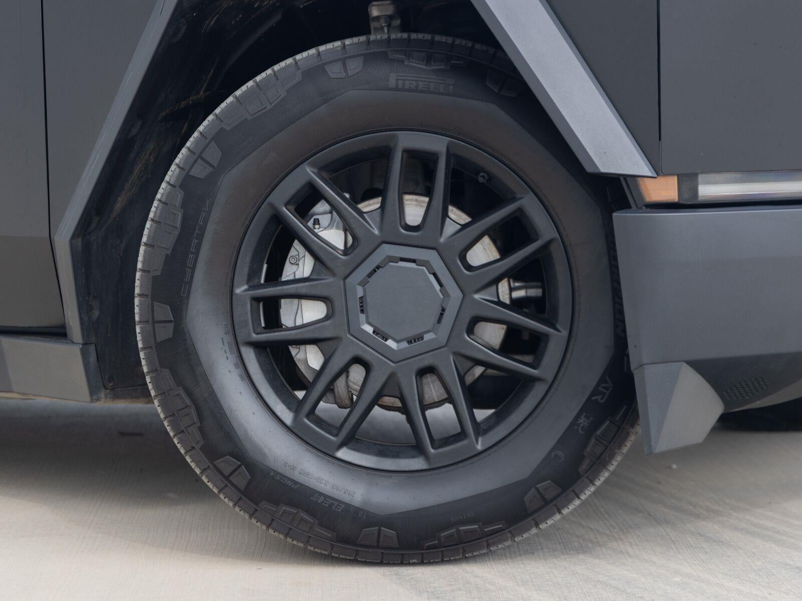 2025 Tesla Cybertruck All-Wheel Drive