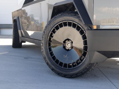 2024 Tesla Cybertruck Cyberbeast